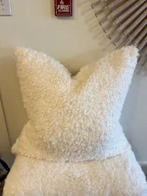 Carter Pillow