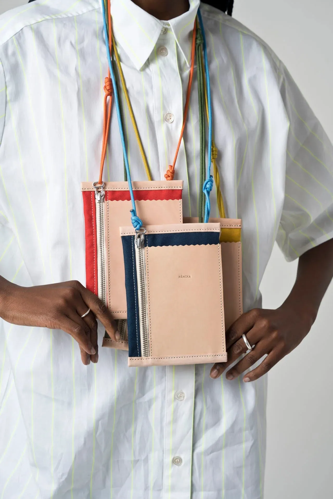 CHEST POUCH- linen/ prussian