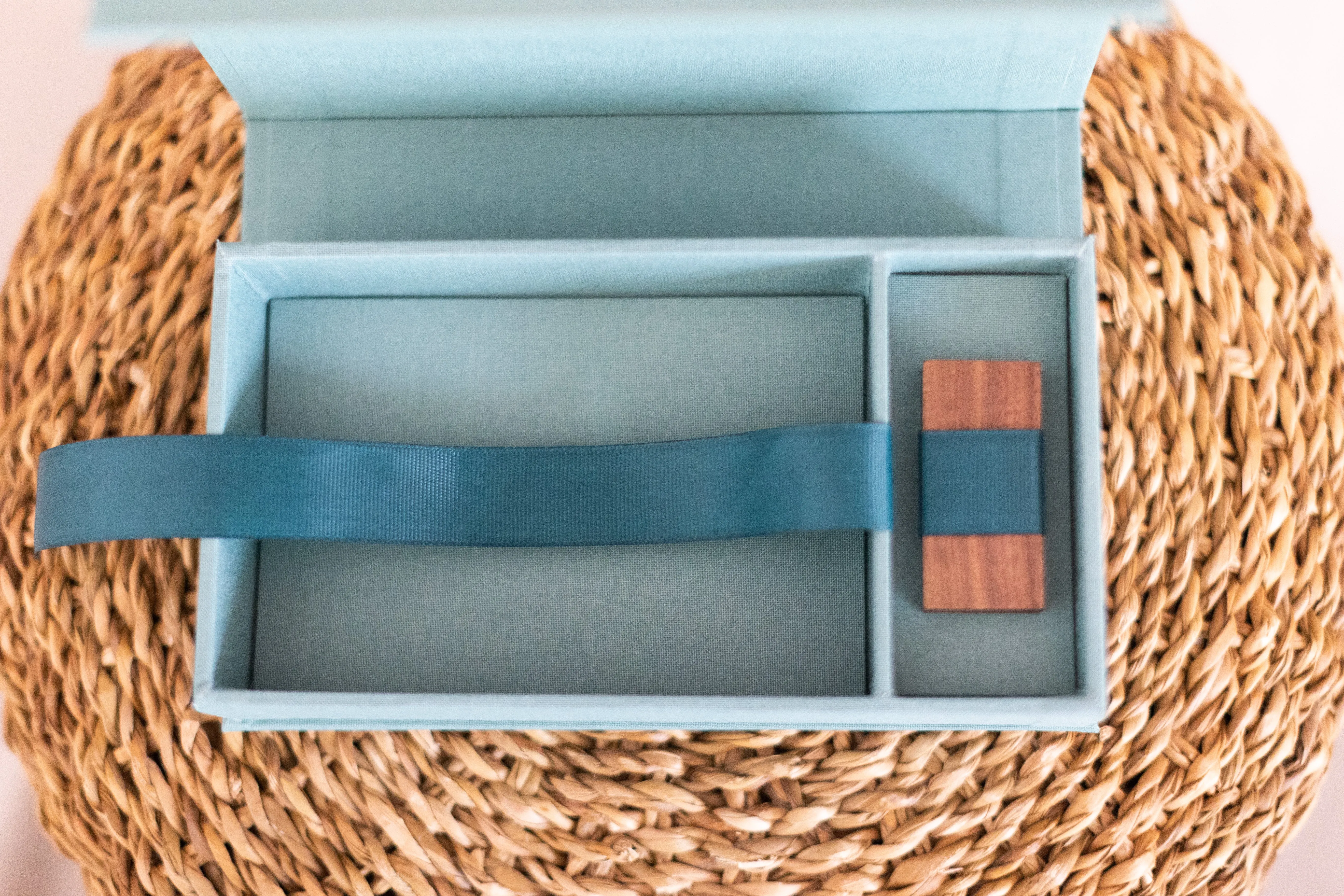 Clamshell Print Box   USB