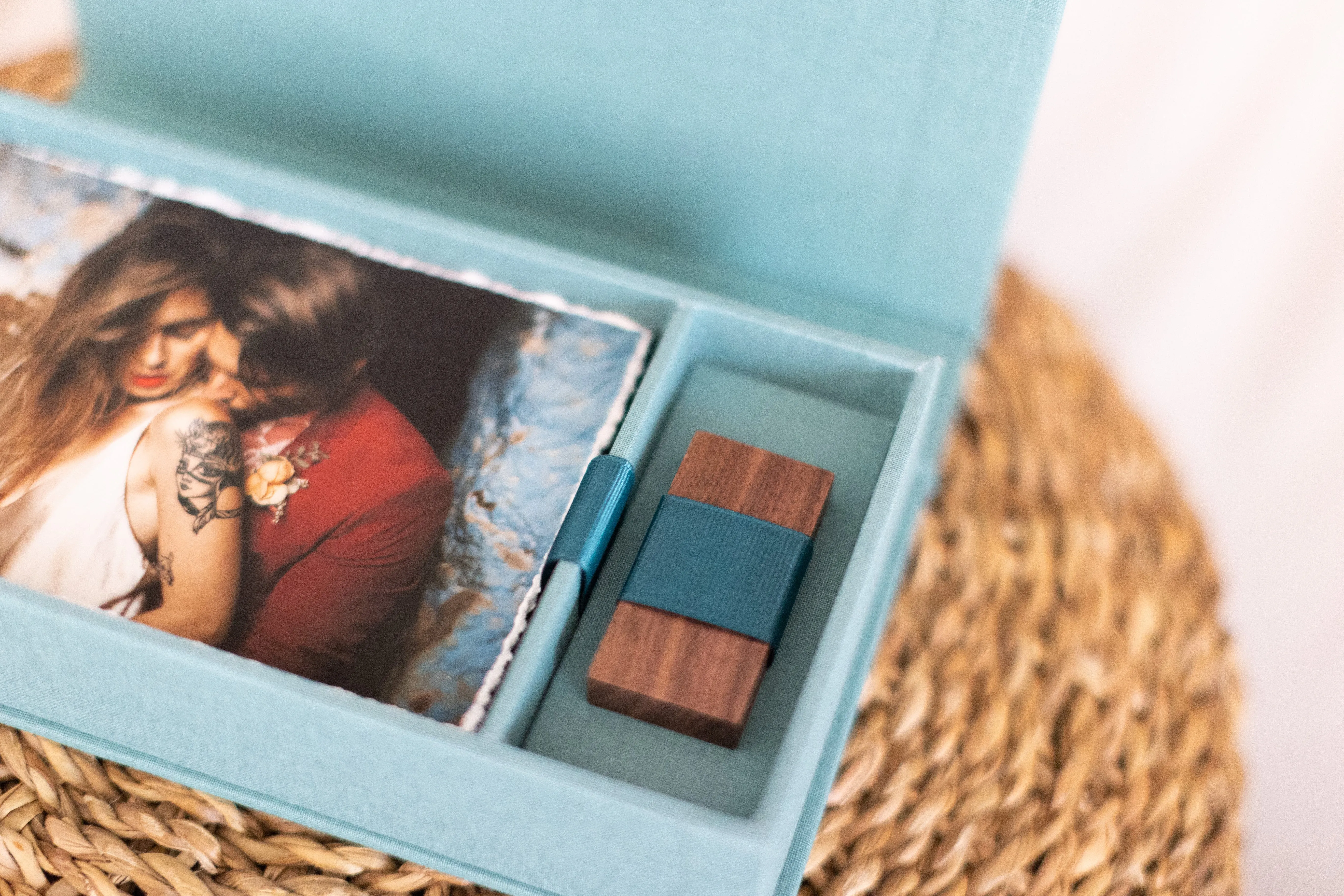 Clamshell Print Box   USB