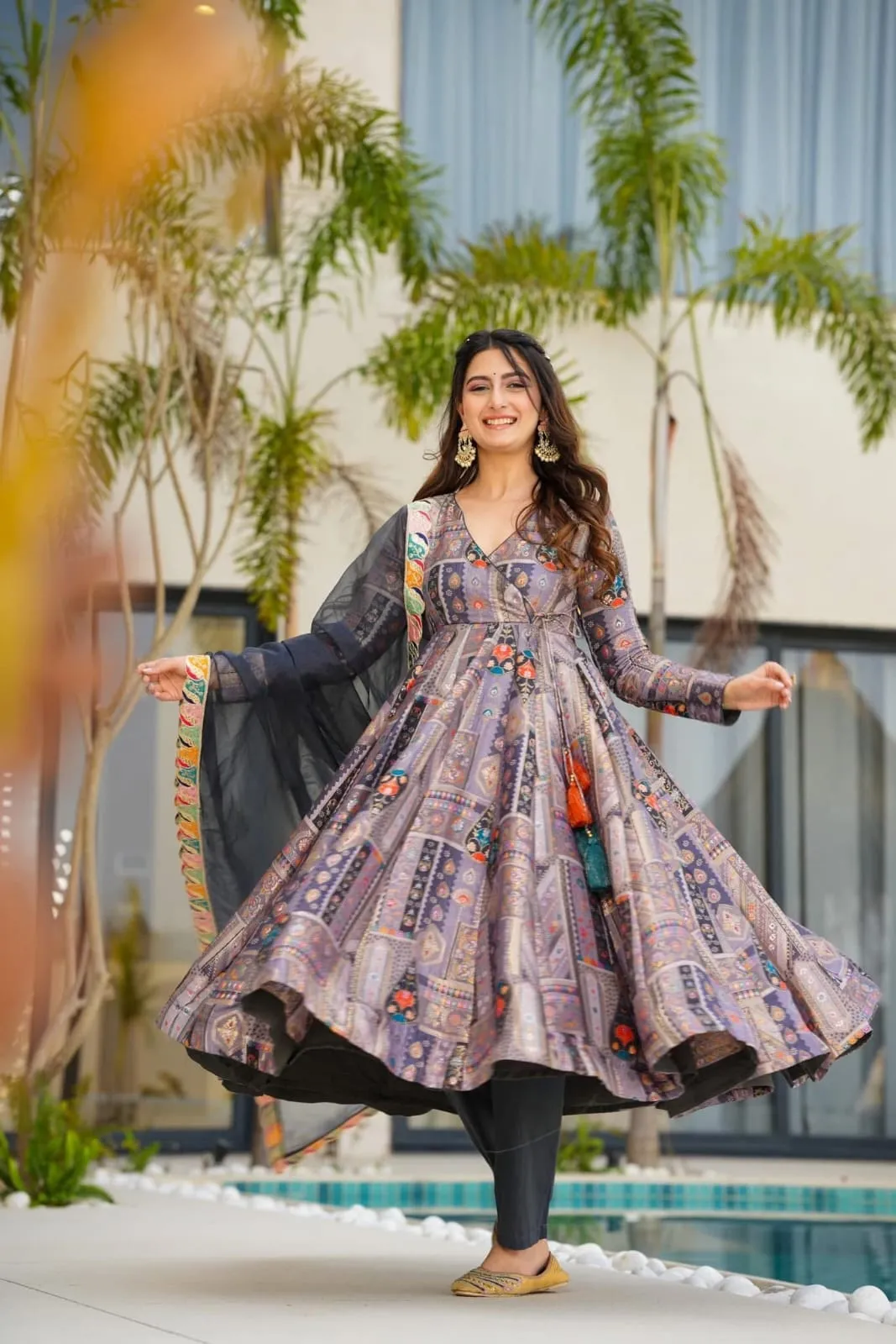 Divya Suit