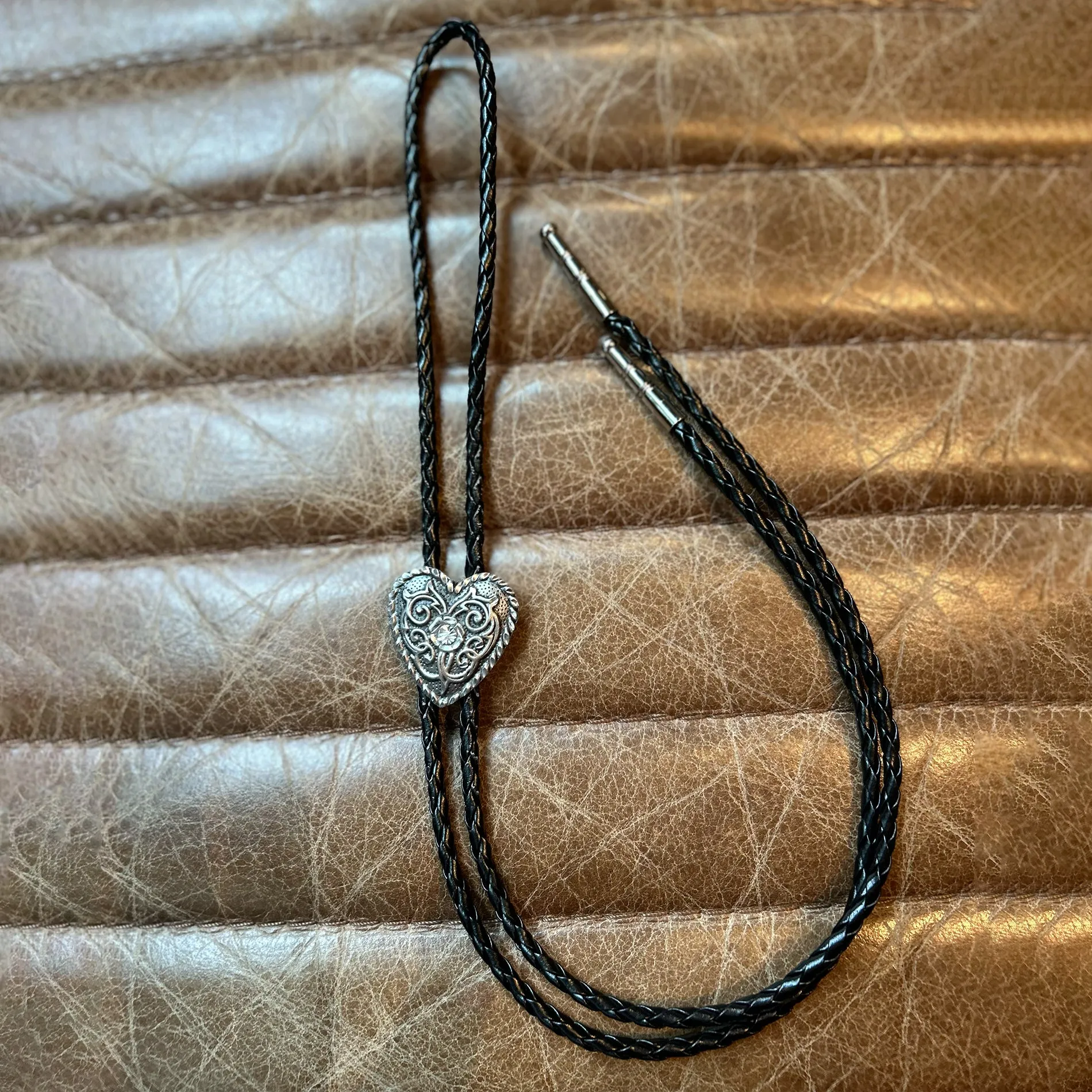 Etched Silver Heart Bolo