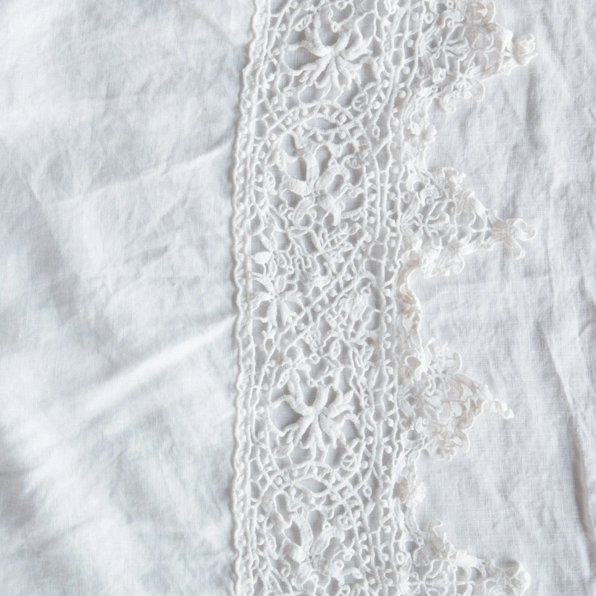 Frida Flat Sheet - White - Queen