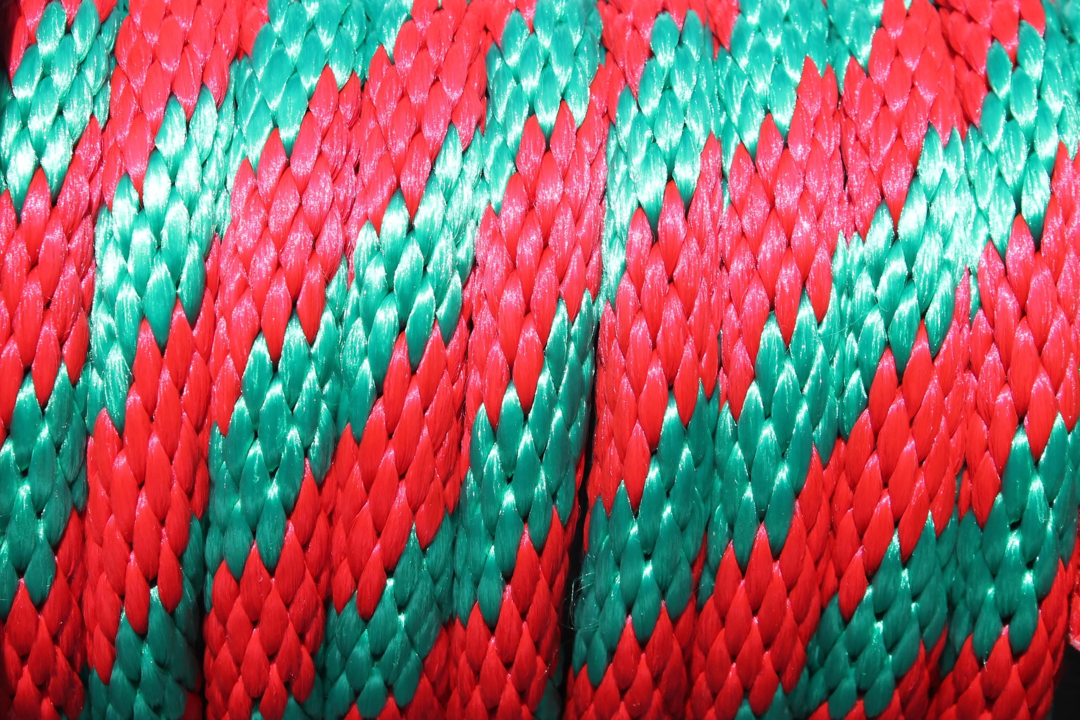 Green and Red Solid Braided Multifilament Polypropylene Rope