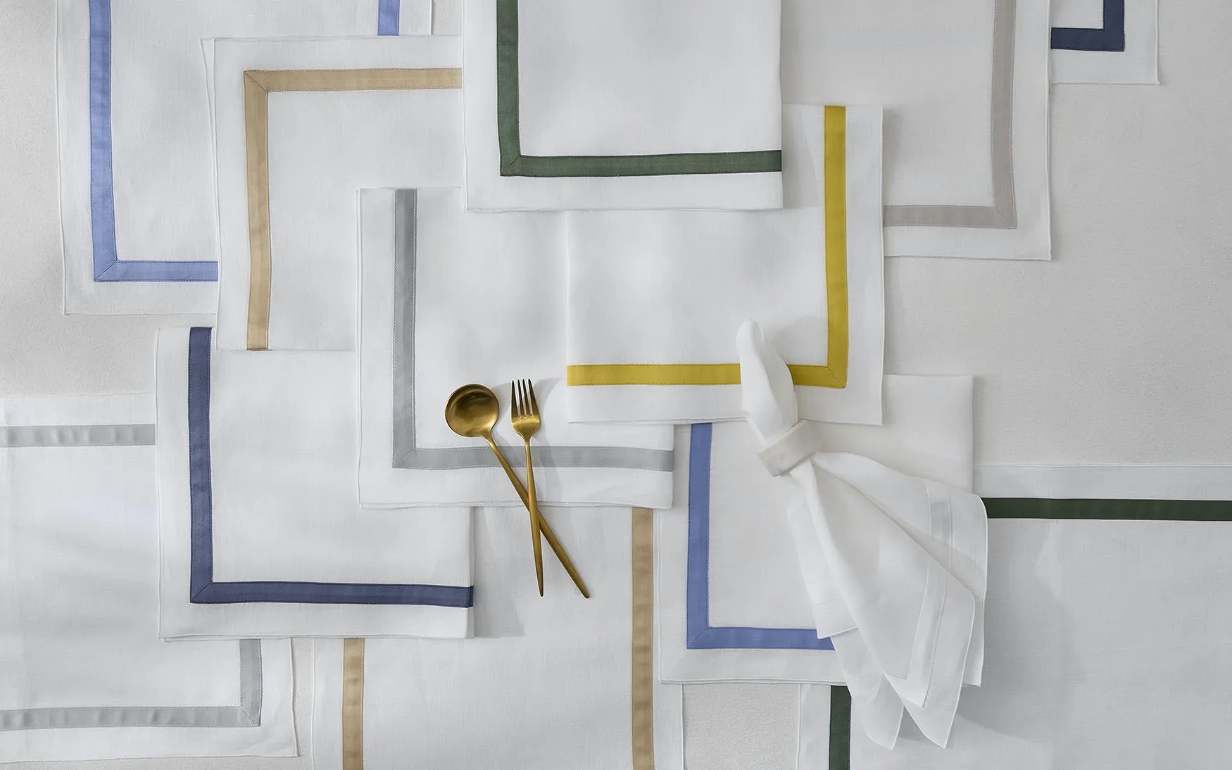 Matouk Lowell White Tablecloth 70" x 126" Oblong
