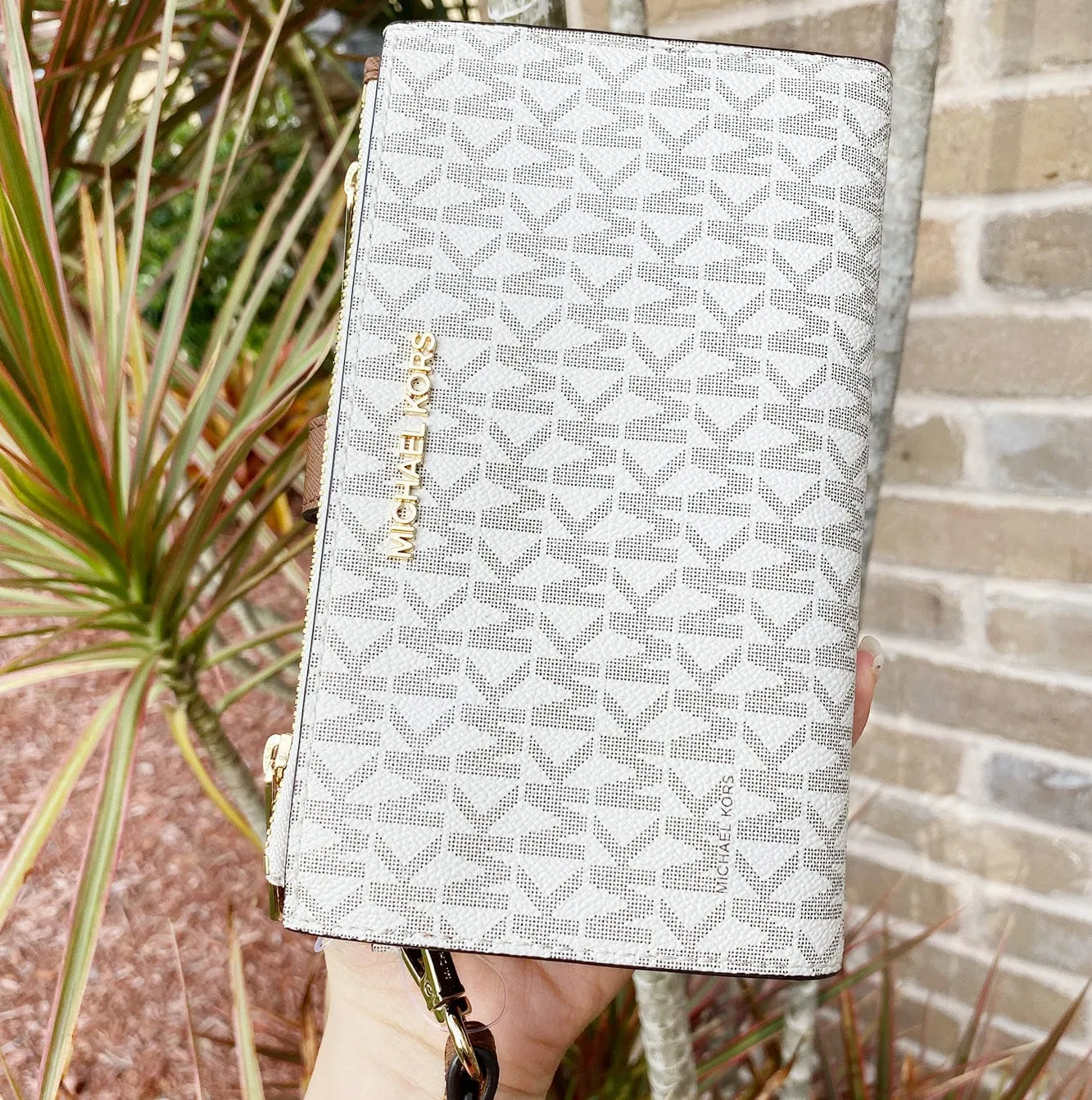 Michael Kors Jet Set Double Zip Wristlet Phone Wallet Vanilla MK
