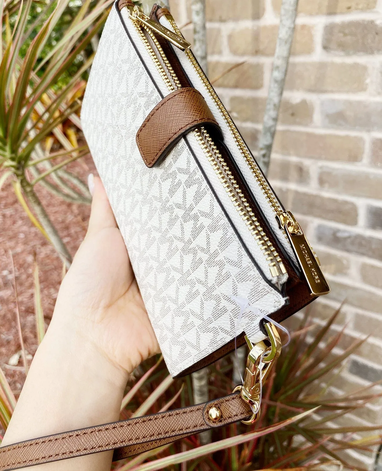 Michael Kors Jet Set Double Zip Wristlet Phone Wallet Vanilla MK