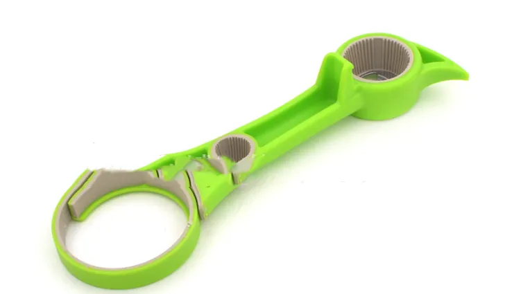 Multifunctional can opener