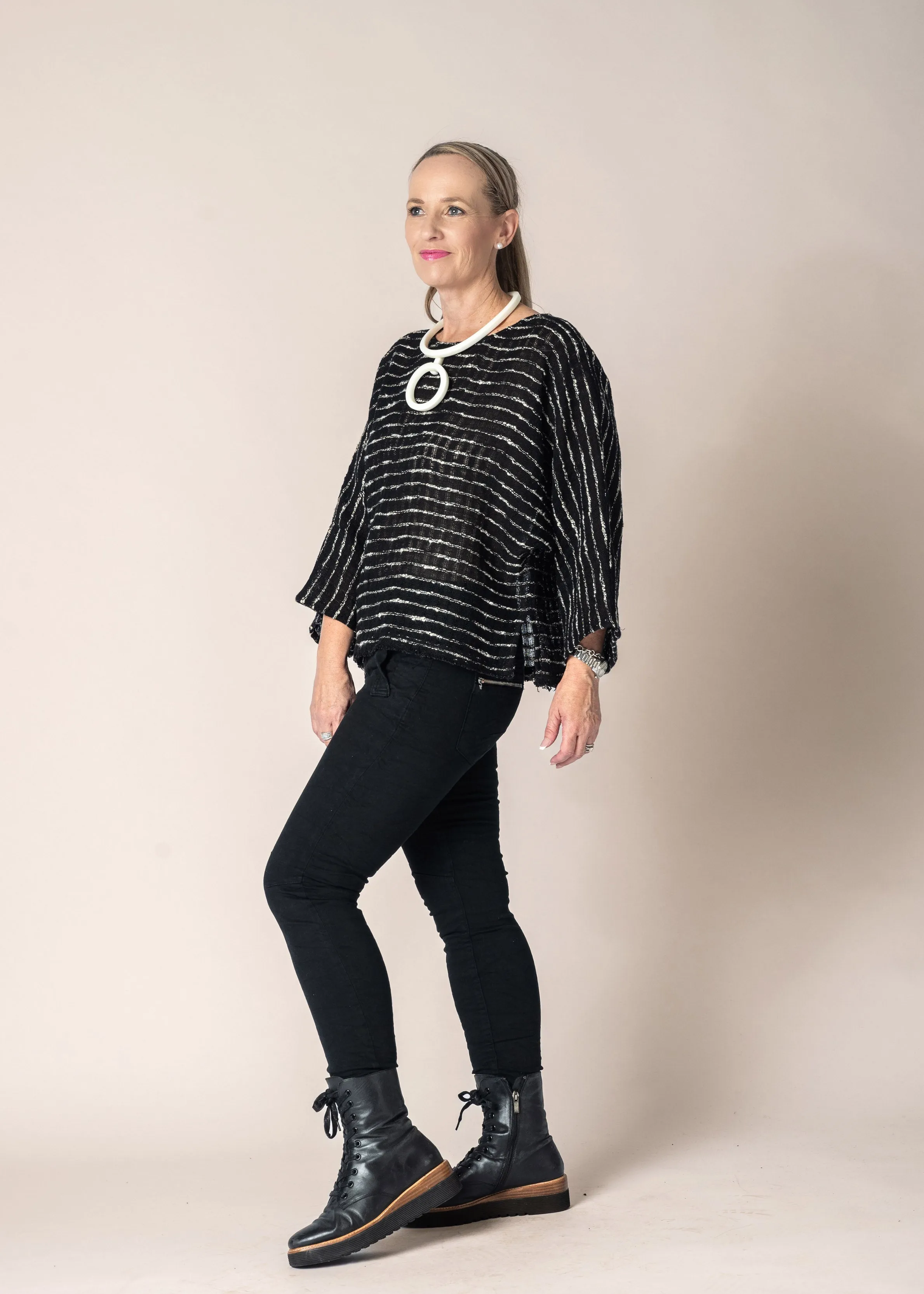 Naida Linen Top in Onyx