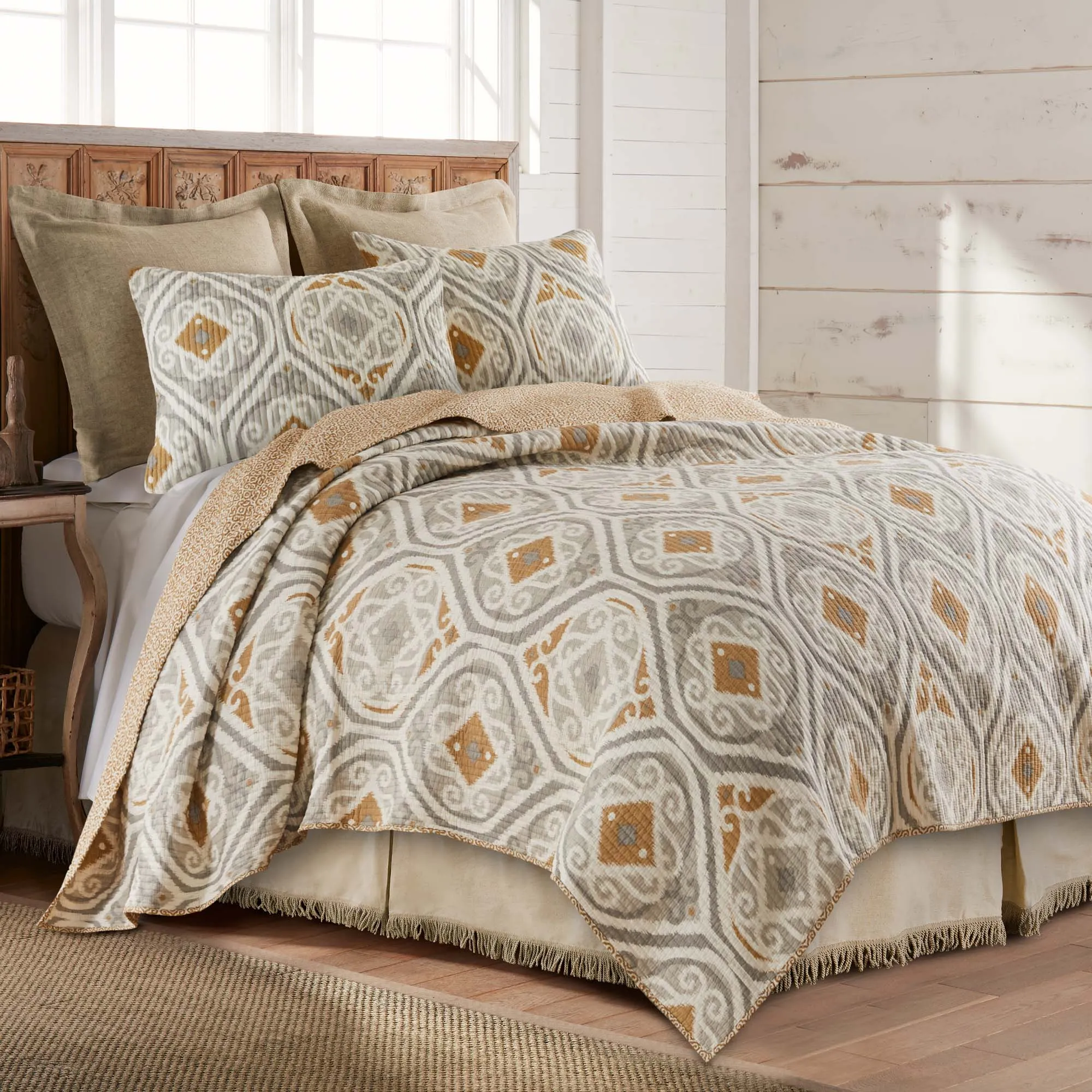 Nina Hessian Tassel Dust Ruffle