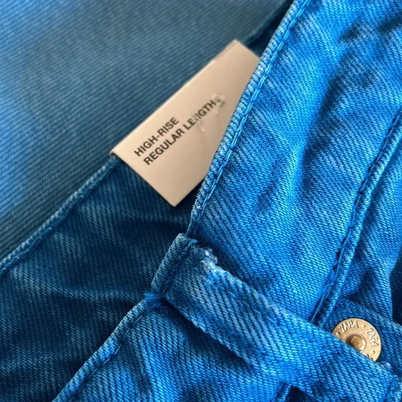 NWT Zara Straight Leg Ombre Blue High Rise Jeans    SZ-8 Bloggers Fav