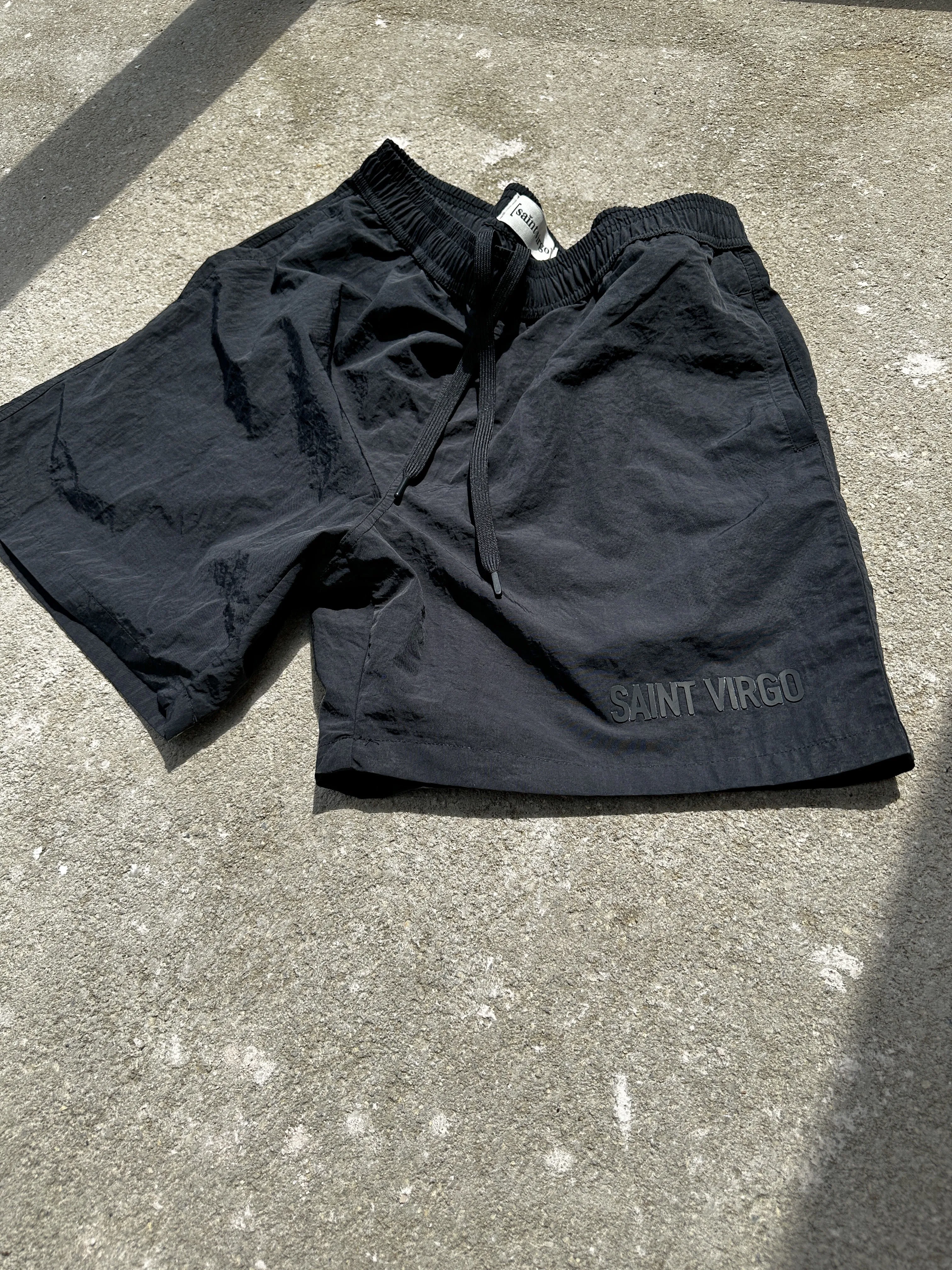 NYLON LOGO | Black Shorts