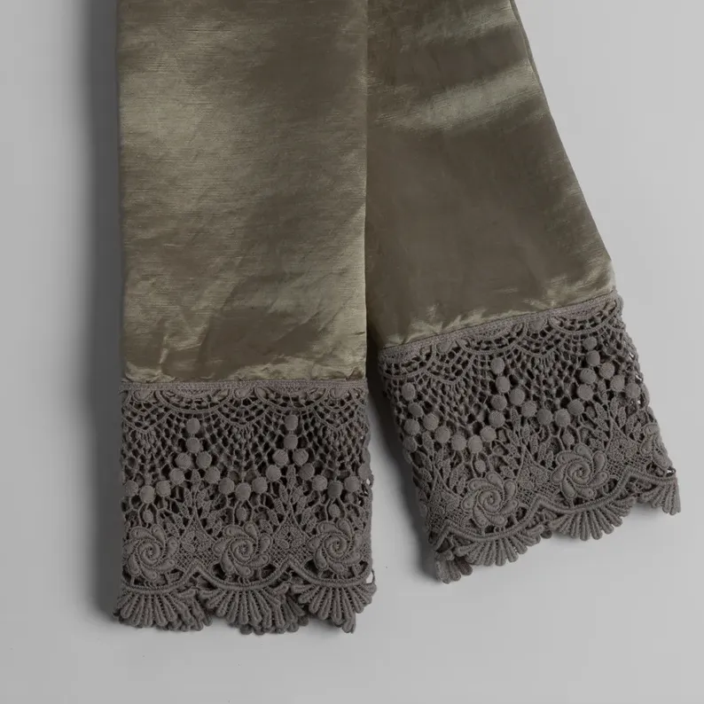 Paloma Pillowcase with Mattine Lace (Single)