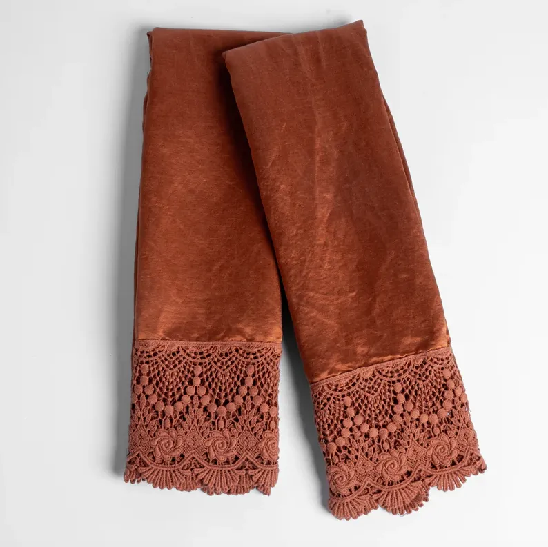 Paloma Pillowcase with Mattine Lace (Single)