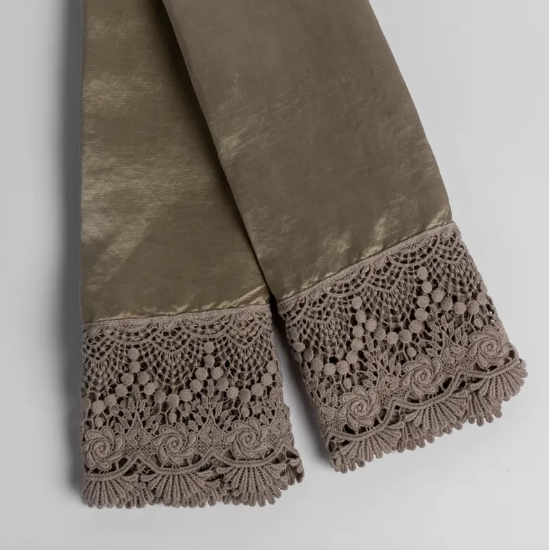 Paloma Pillowcase with Mattine Lace (Single)
