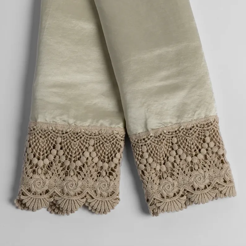 Paloma Pillowcase with Mattine Lace (Single)