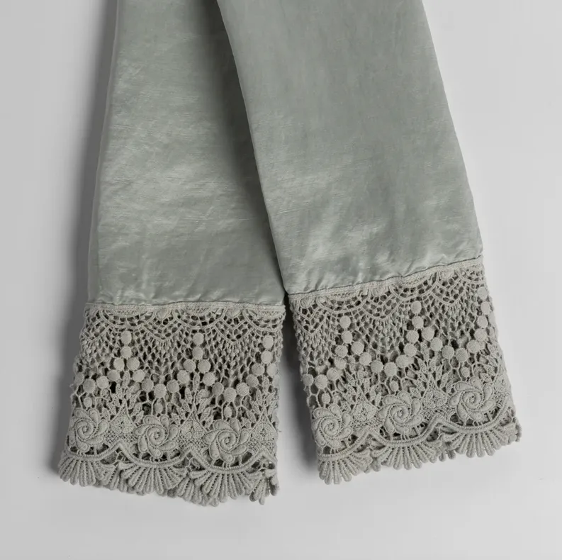 Paloma Pillowcase with Mattine Lace (Single)