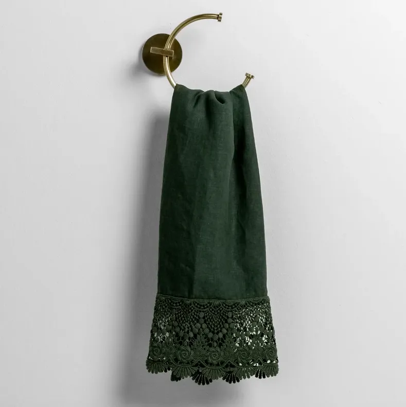 Paloma with Mattine Lace Guest Towel
