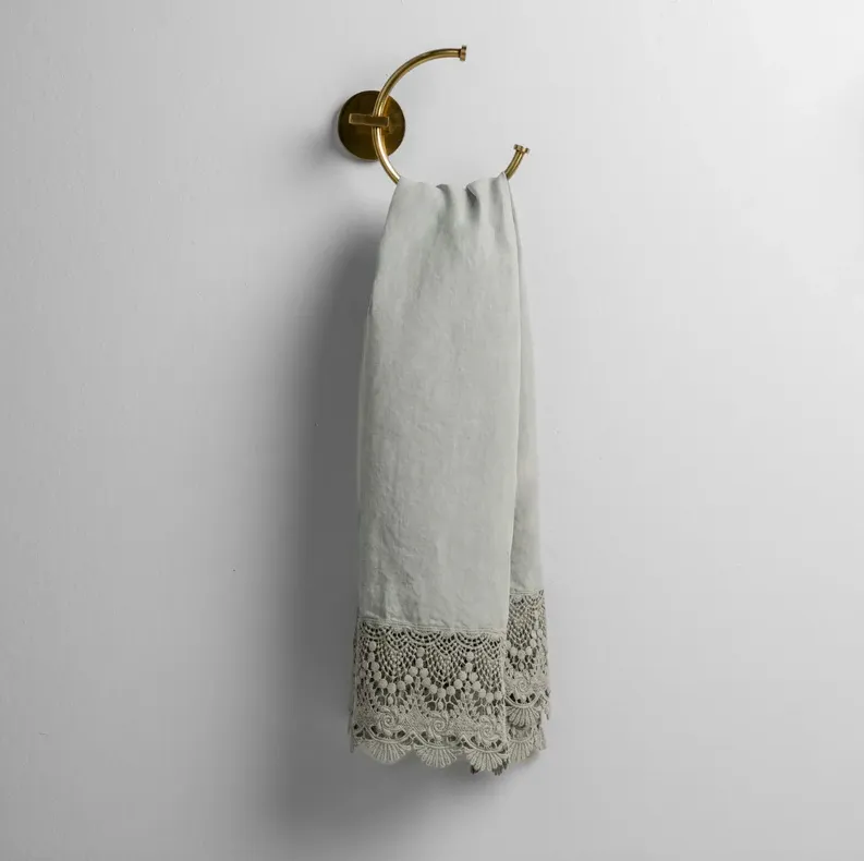 Paloma with Mattine Lace Guest Towel