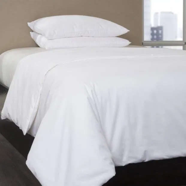 Silk comforter with cotton shell