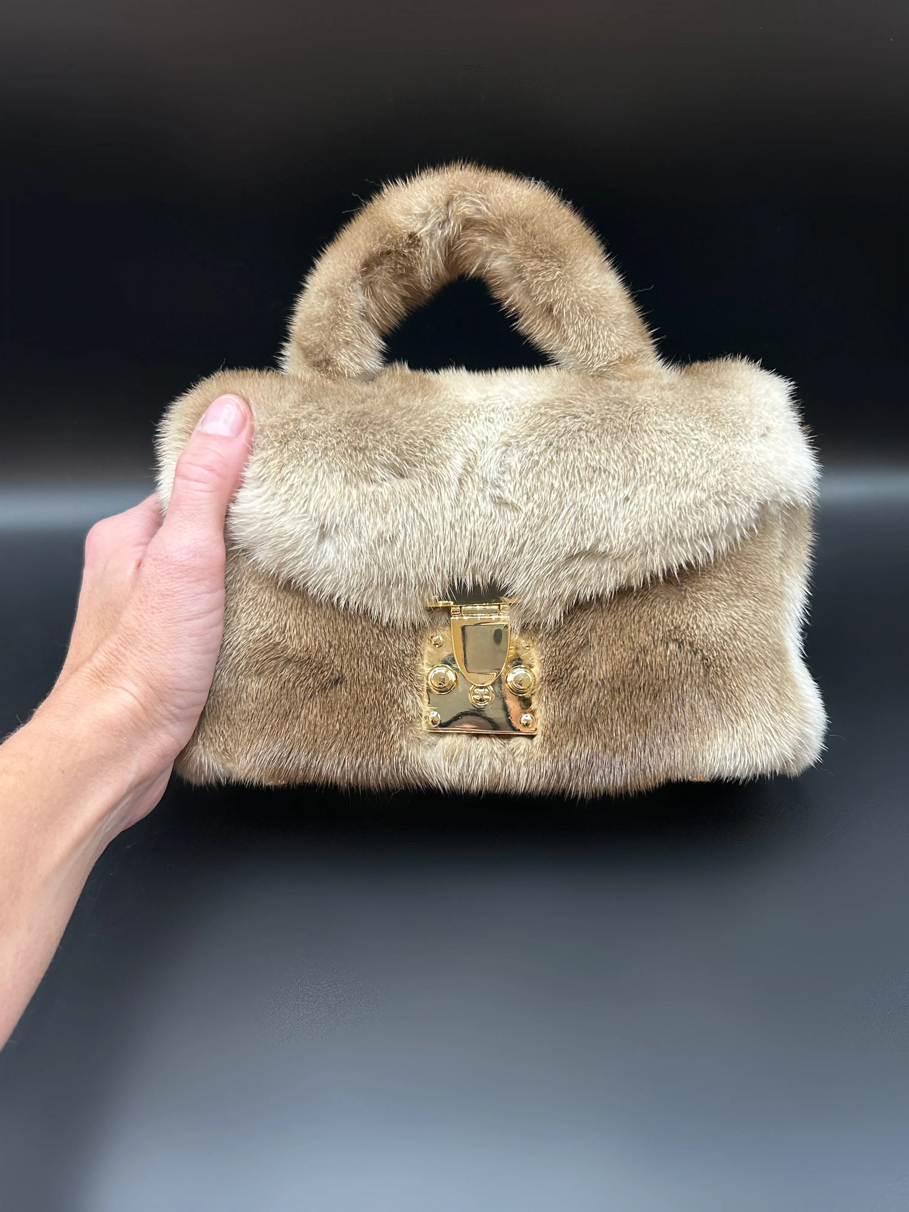 Tan Mink